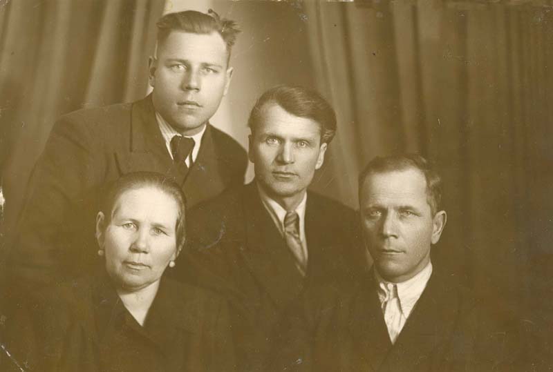 babushka Maria, sestra F. N. Oprishko, I. L. Oprishko, N. I. Oprishko